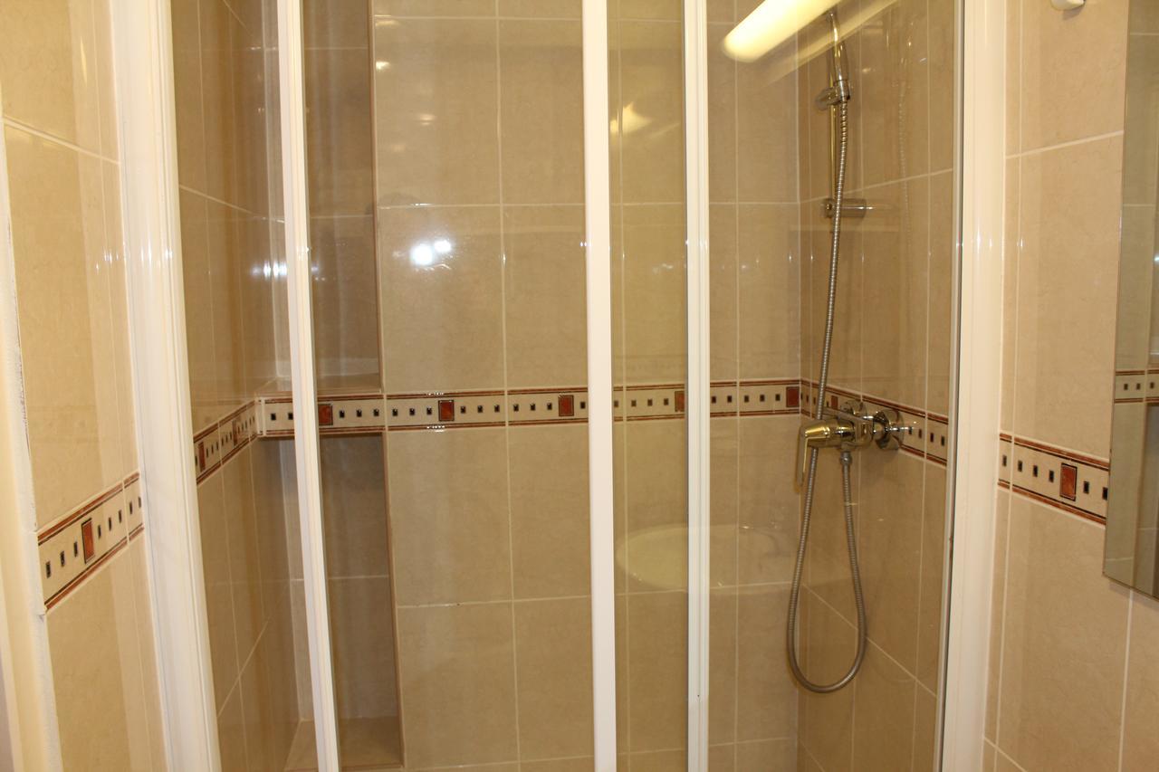 Hotel Le Nouvel Du Théâtre Parigi